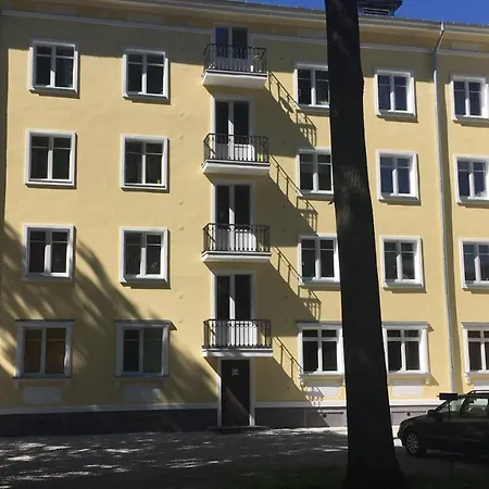 In The Centre With Free Gated Parking Apartment
