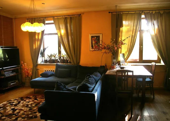 In The Centre With Free Gated Parking