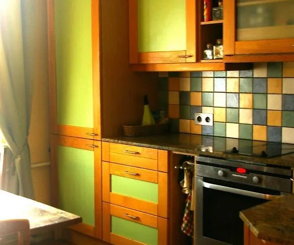 In The Centre With Free Gated Parking Apartamento *