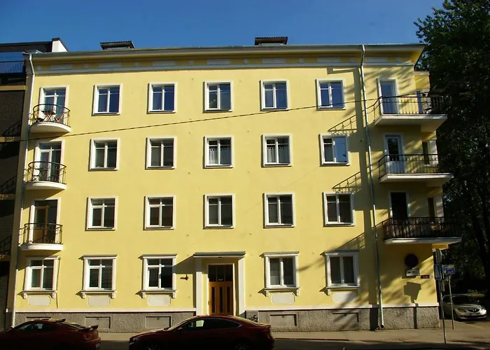 In The Centre With Free Gated Parking *