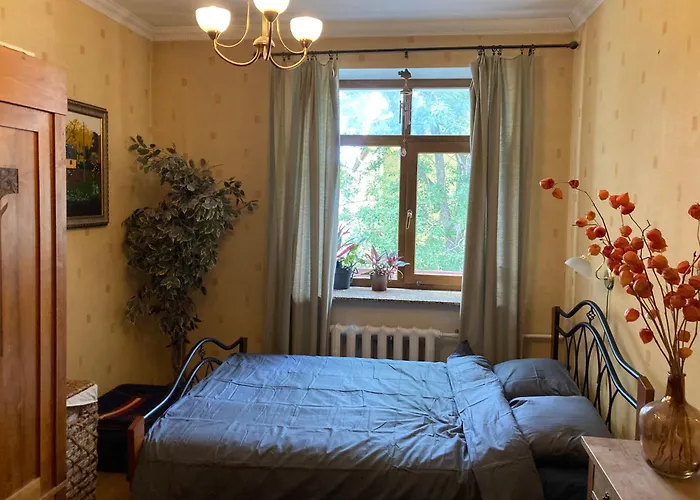 In The Centre With Free Gated Parking *