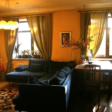 In The Centre With Free Gated Parking